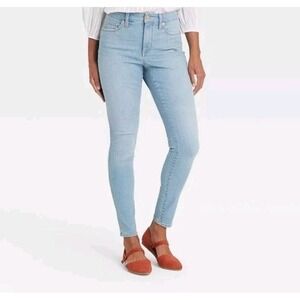 UT Women's High-Rise Skinny Jeans Light Blue Size 2 Short NEW WITH TAGS